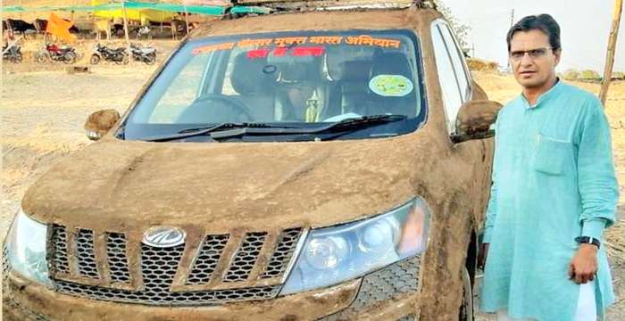 Mahindra XUV500 cooling system cow dung