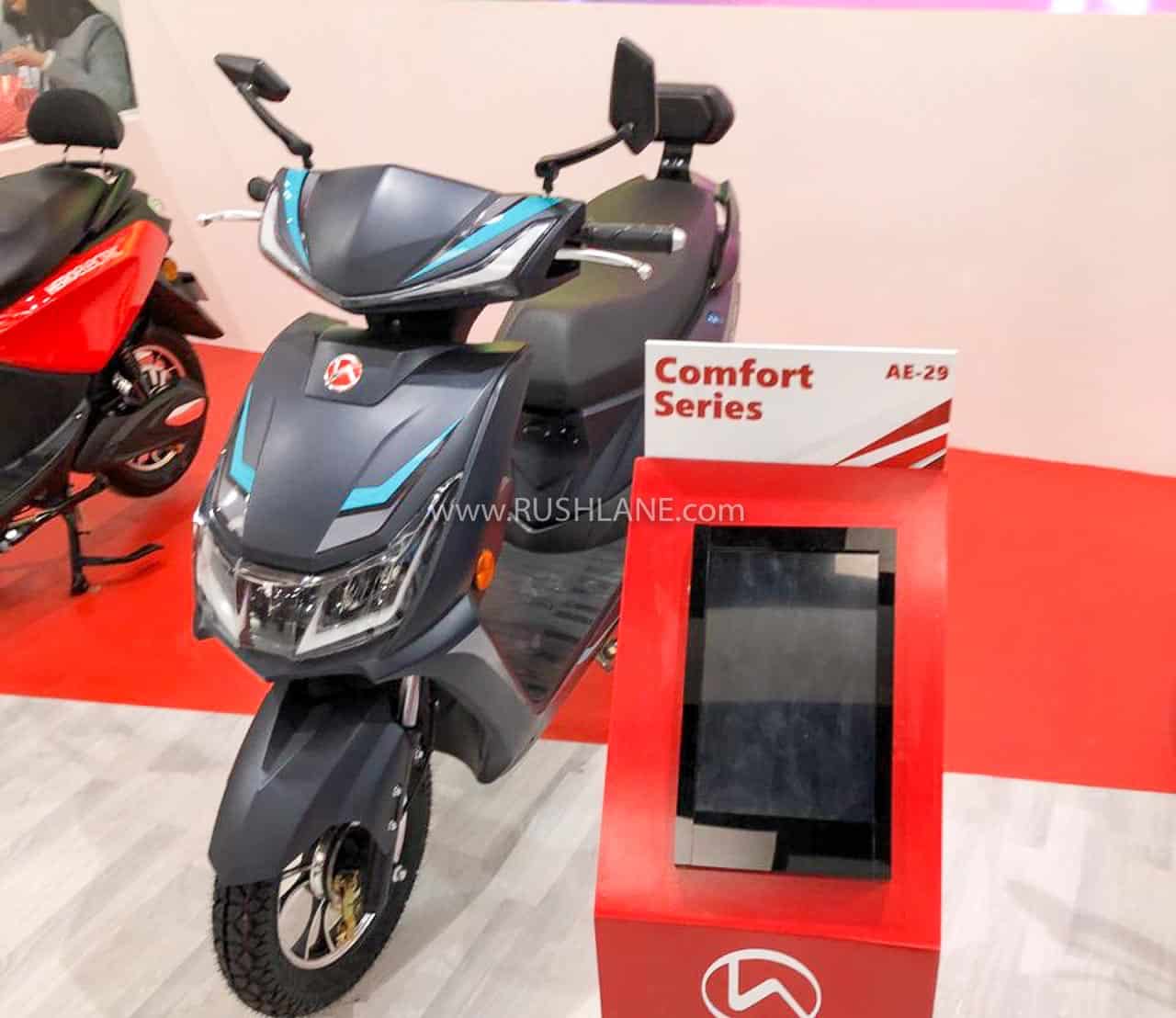 Hero Electric Scooter Ae 29 At Auto Expo Gets Smart Connectivity