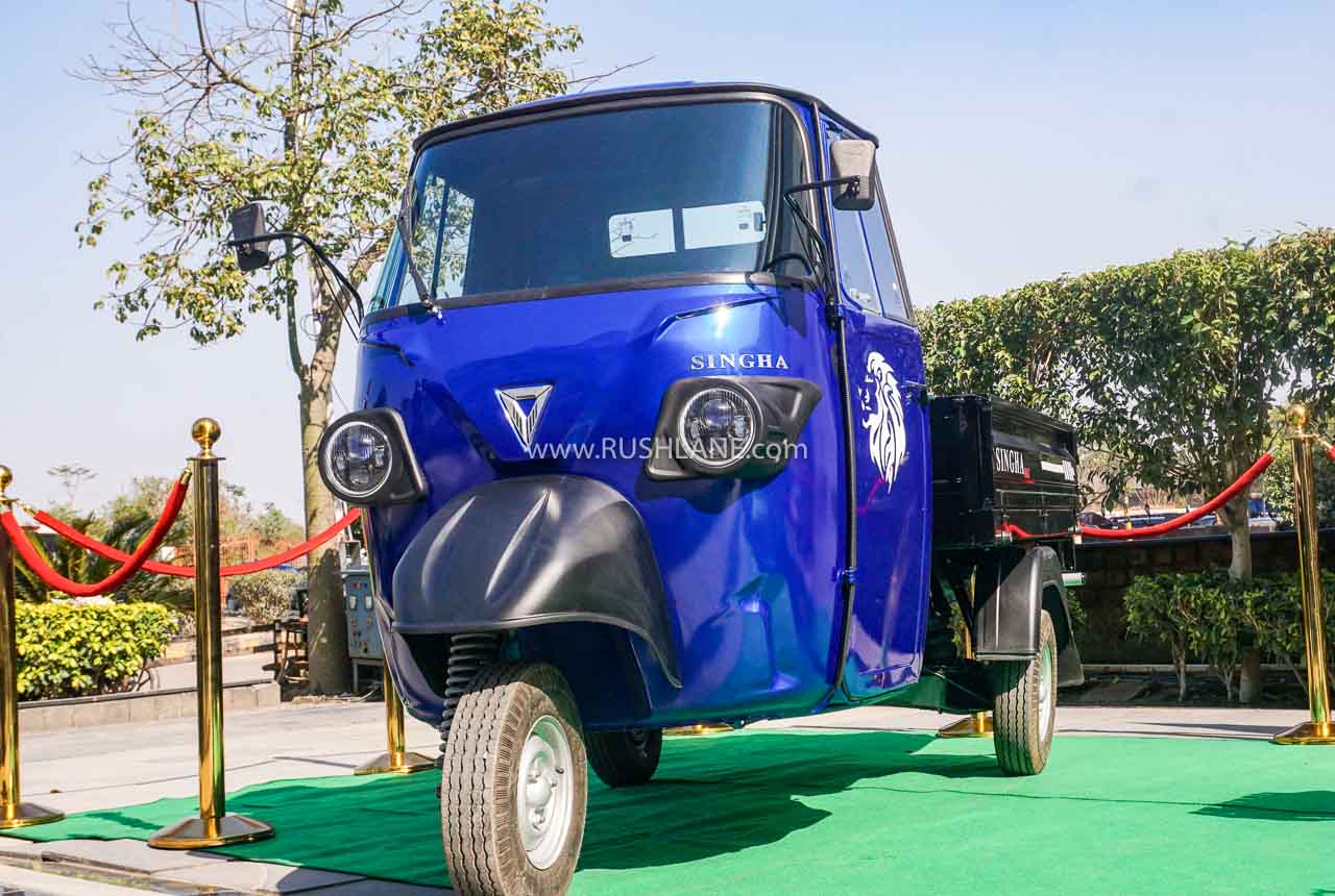 Omega electric rickshaw