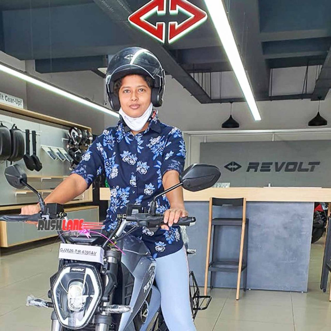Revolt electric motorcycle delivery start in Ahmedabad