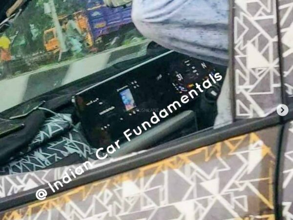 2021 Mahindra XUV500 will have the largest touchscreen seen in an Indian car