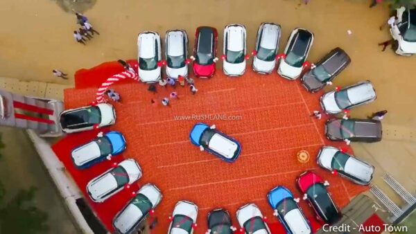 Nissan Magnite Bangalore dealer delivers 100 units 1 day