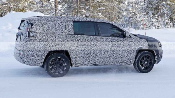 Jeep Compass 7 Seater Spied