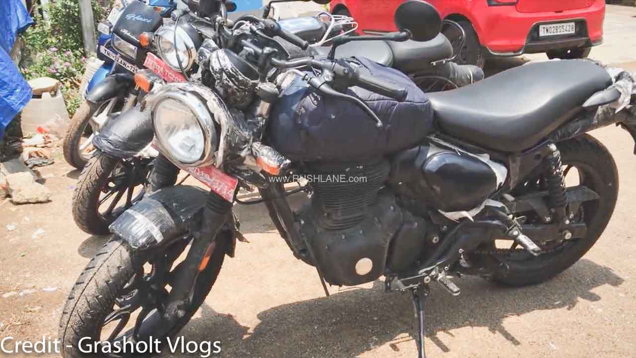 New Royal Enfield Classic And Hunter Spied Together Differences Detailed