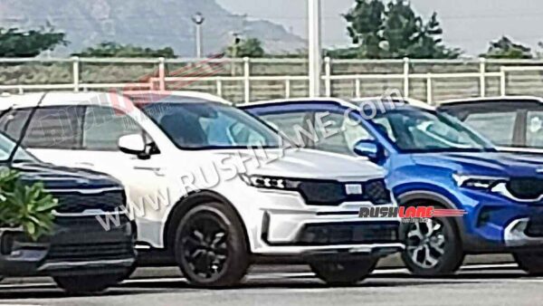 New Kia Sorento SUV - Spied in India for the first time