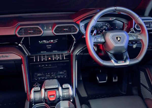 Lamborghini Urus S interiors